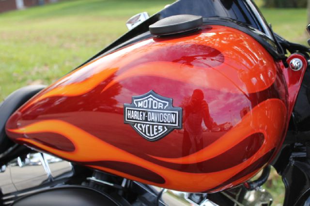 Harley Davidson Wide Glide 2012 photo 2