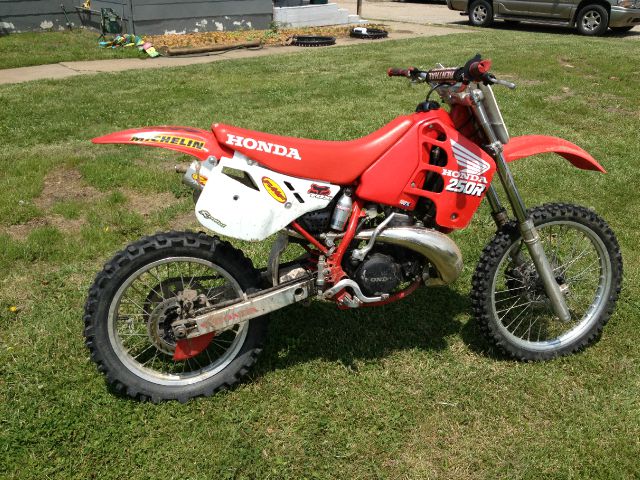 Honda 250 R 1998 photo 3
