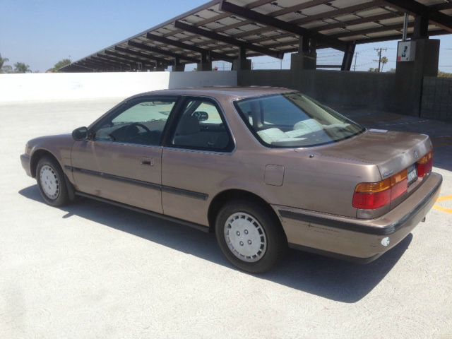 Honda Accord 1990 photo 2