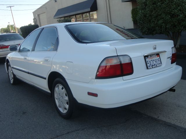 Honda Accord 1996 photo 2