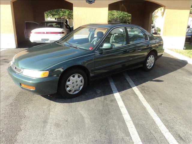 Honda Accord XE Derest Run Sedan