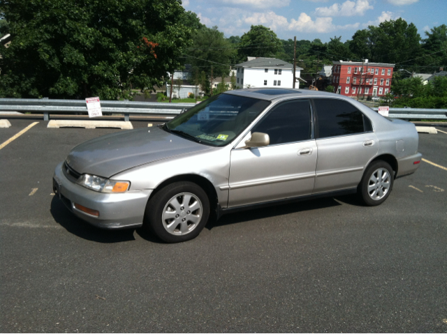 Honda Accord 1997 photo 2