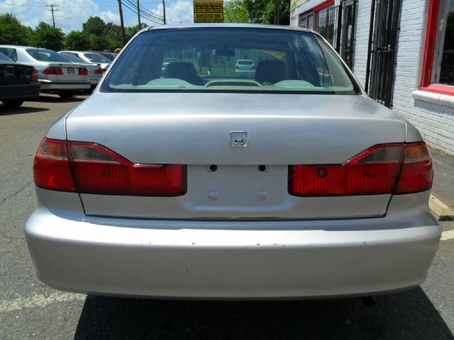 Honda Accord 1998 photo 2