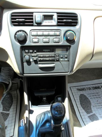 Honda Accord 1998 photo 9