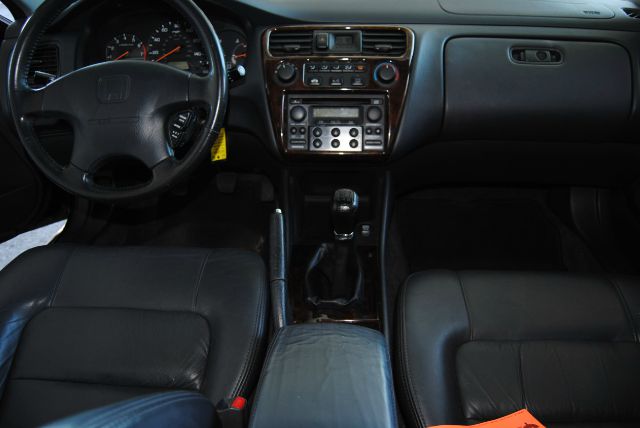 Honda Accord 1998 photo 6