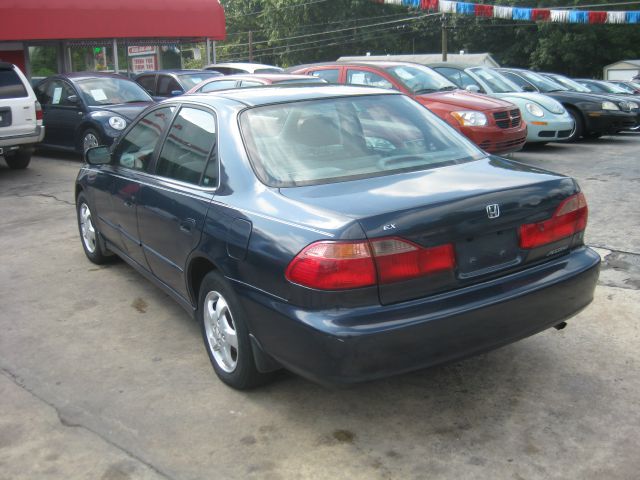 Honda Accord ZQ8 LS Sedan
