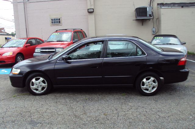Honda Accord ZQ8 LS Sedan