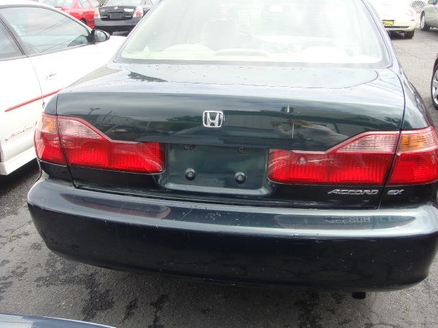 Honda Accord ZQ8 LS Sedan