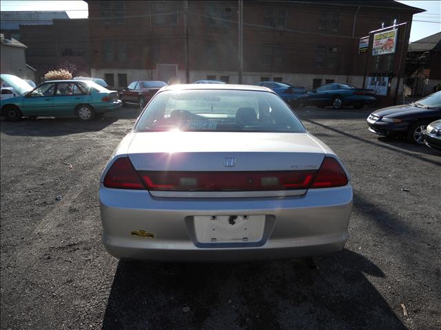 Honda Accord 1999 photo 3