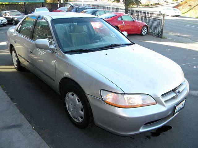 Honda Accord 1999 photo 2