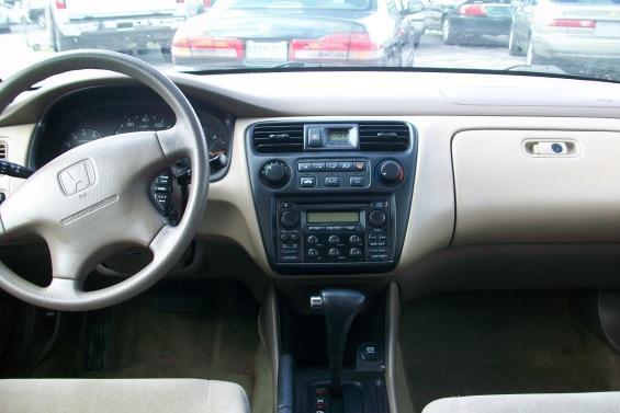 Honda Accord 1999 photo 4