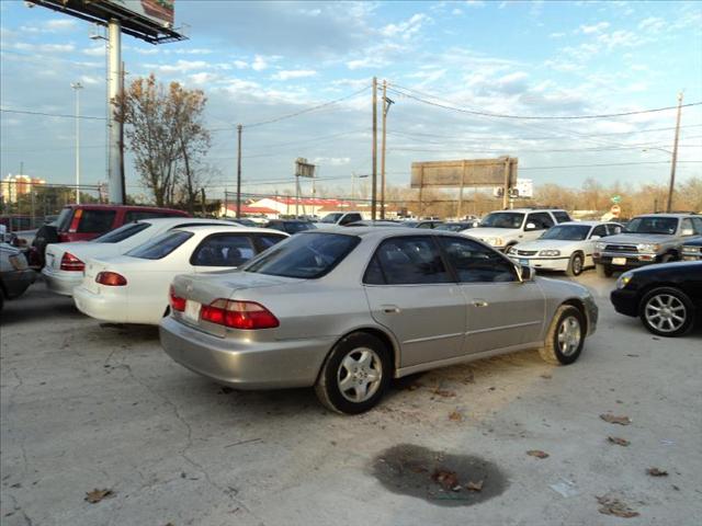 Honda Accord 1999 photo 1