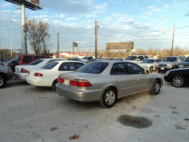 Honda Accord 1999 photo 2