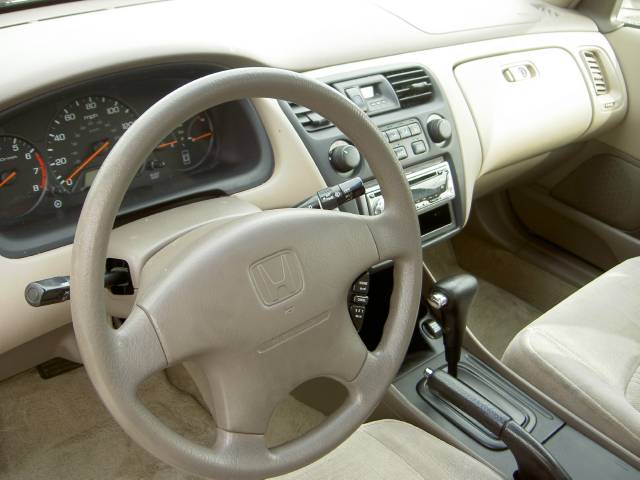 Honda Accord 1999 photo 2