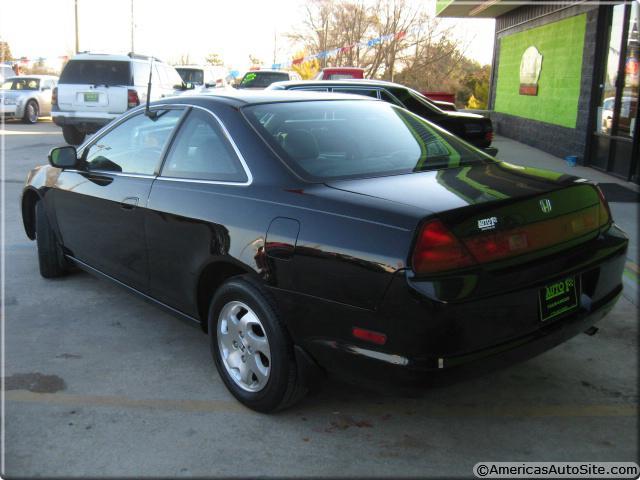 Honda Accord 1999 photo 2