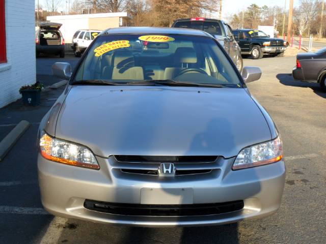 Honda Accord 1999 photo 1