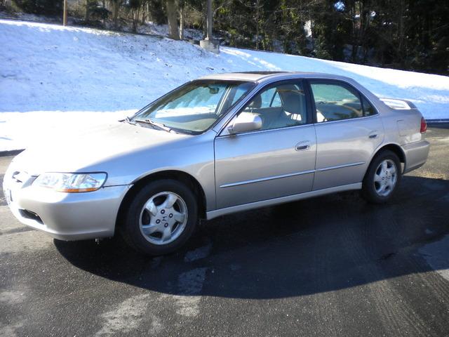 Honda Accord ZQ8 LS Sedan