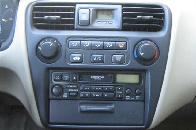 Honda Accord 1999 photo 2
