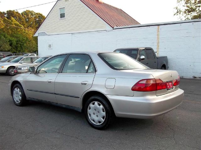 Honda Accord 1999 photo 4