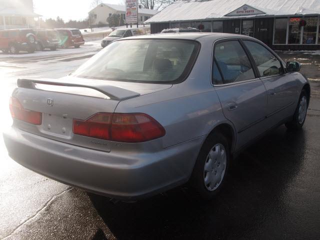 Honda Accord 1999 photo 2
