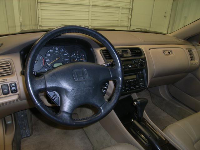 Honda Accord 1999 photo 3