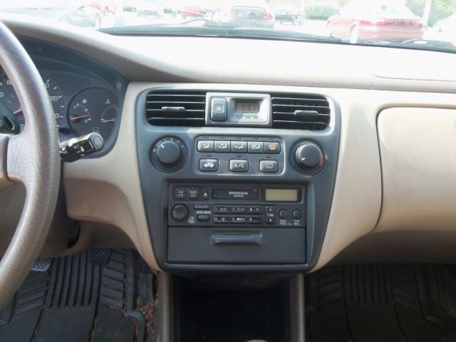 Honda Accord 1999 photo 3
