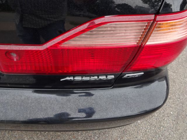 Honda Accord 1999 photo 4