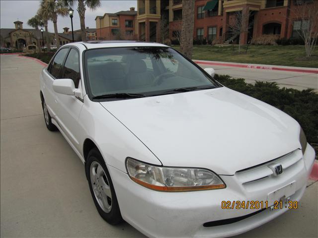 Honda Accord 1999 photo 1