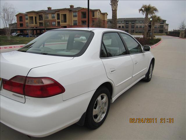 Honda Accord 1999 photo 4