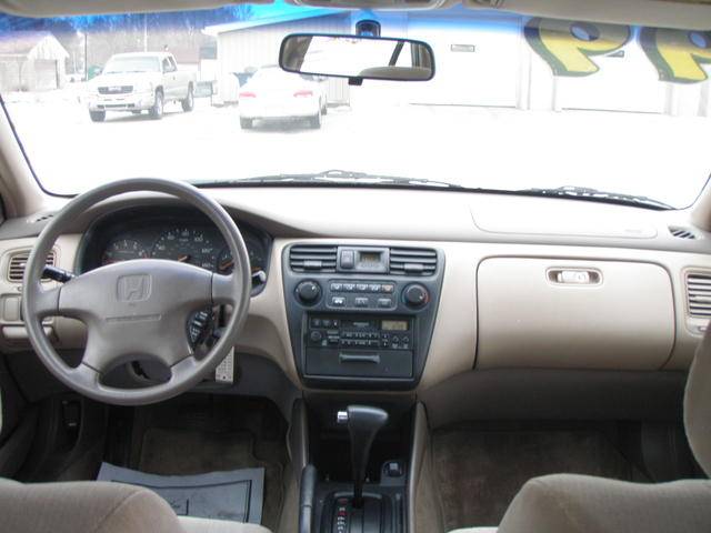 Honda Accord 1999 photo 3