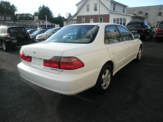 Honda Accord 1999 photo 1