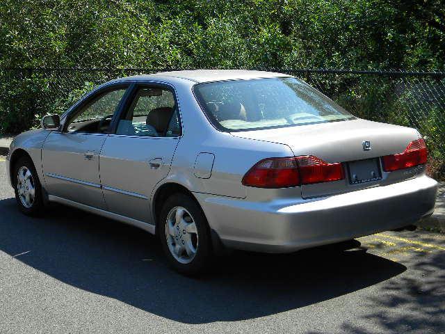 Honda Accord 1999 photo 1