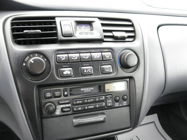 Honda Accord 1999 photo 3