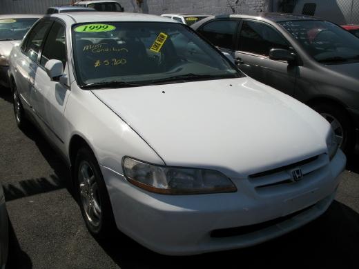 Honda Accord 1999 photo 2