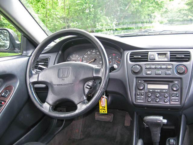 Honda Accord 1999 photo 2