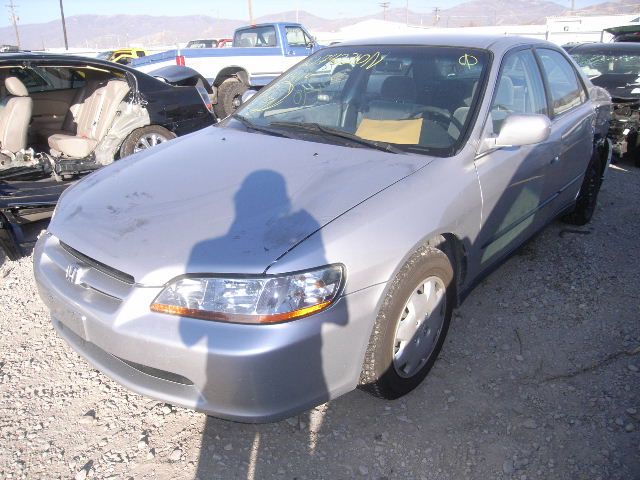 Honda Accord 1999 photo 3