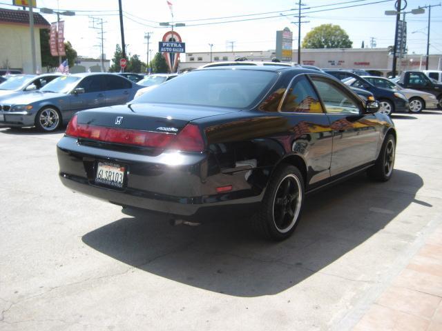 Honda Accord 1999 photo 2