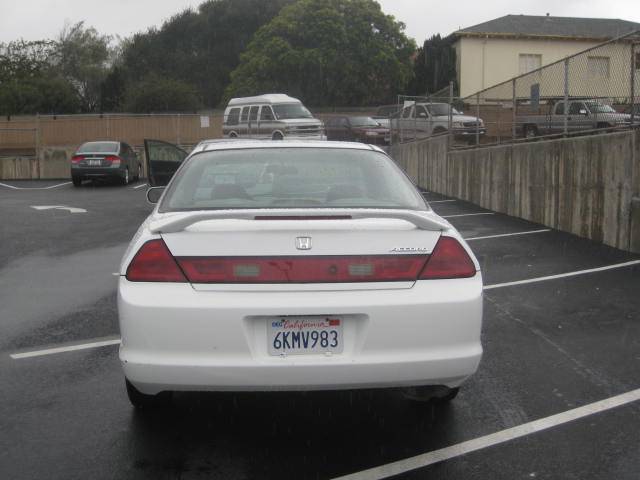Honda Accord 1999 photo 3