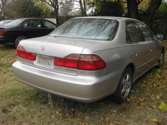 Honda Accord 1999 photo 2