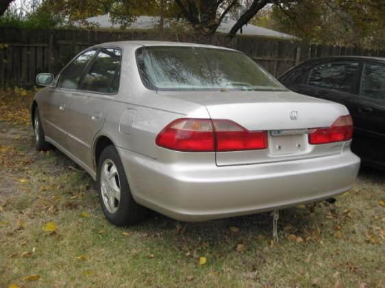 Honda Accord 1999 photo 3