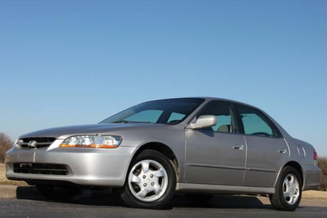 Honda Accord 1999 photo 2