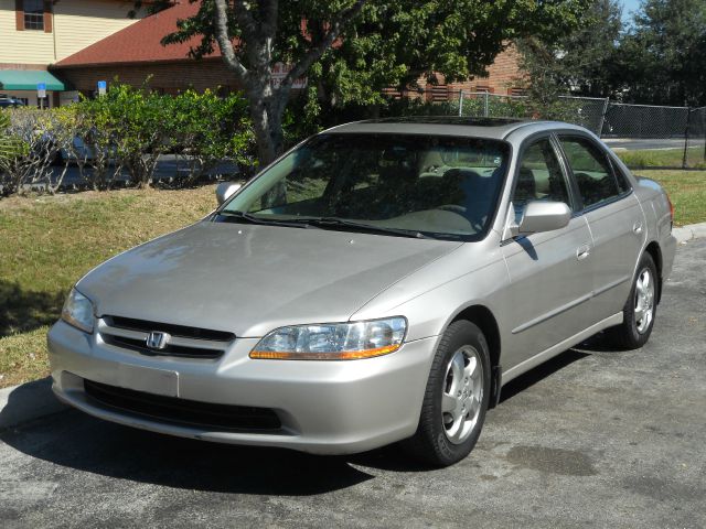 Honda Accord 1999 photo 2