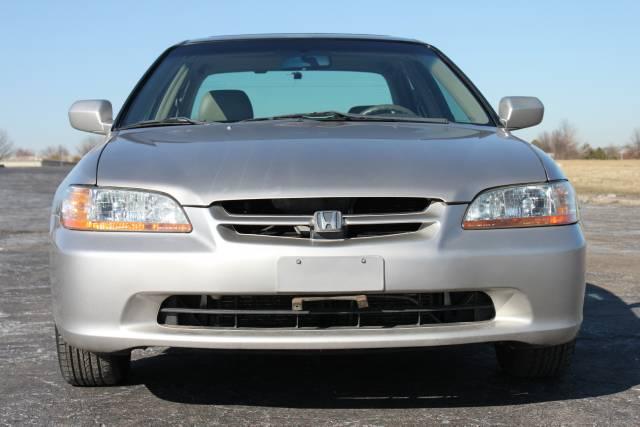 Honda Accord 1999 photo 1
