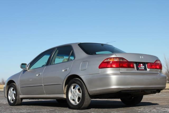 Honda Accord 1999 photo 4