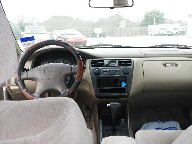 Honda Accord 1999 photo 2