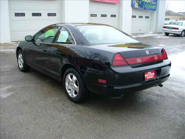Honda Accord 1999 photo 1