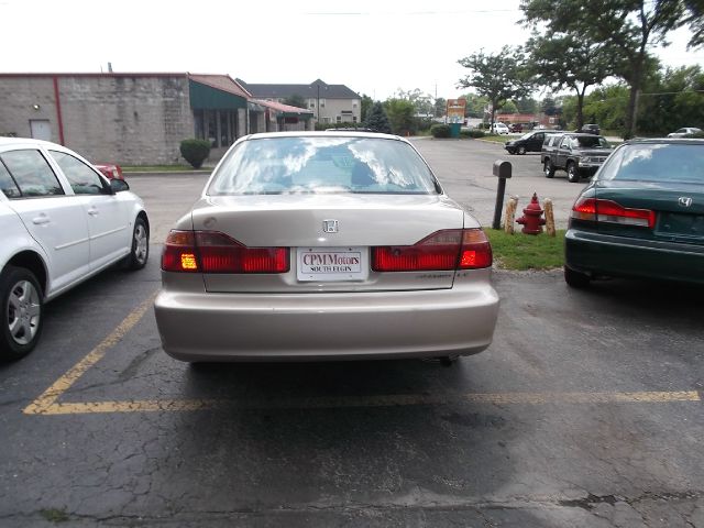 Honda Accord 2000 photo 4