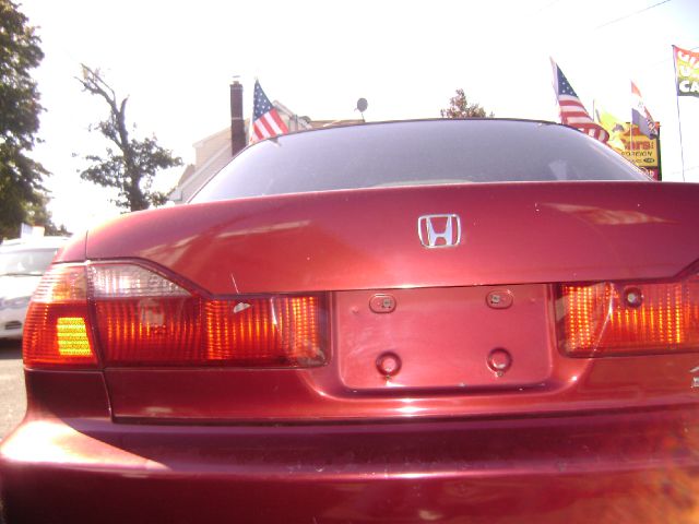 Honda Accord 2000 photo 2