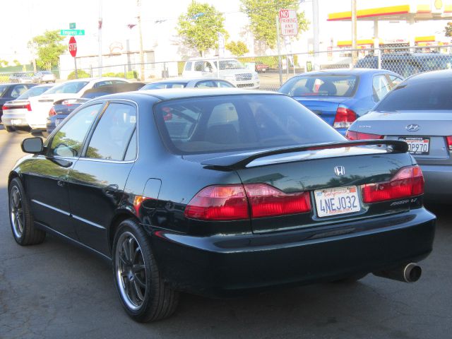 Honda Accord 2000 photo 3