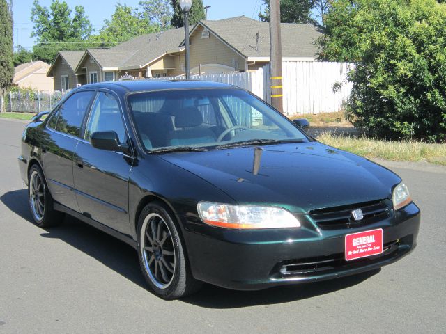 Honda Accord 2000 photo 4